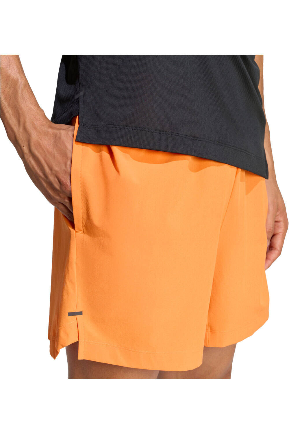 adidas pantalón corto fitness hombre D4T ESSENTIALS vista detalle