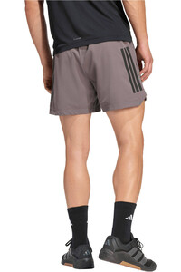 adidas pantalón corto fitness hombre D4T POWER 3 BANDAS vista trasera