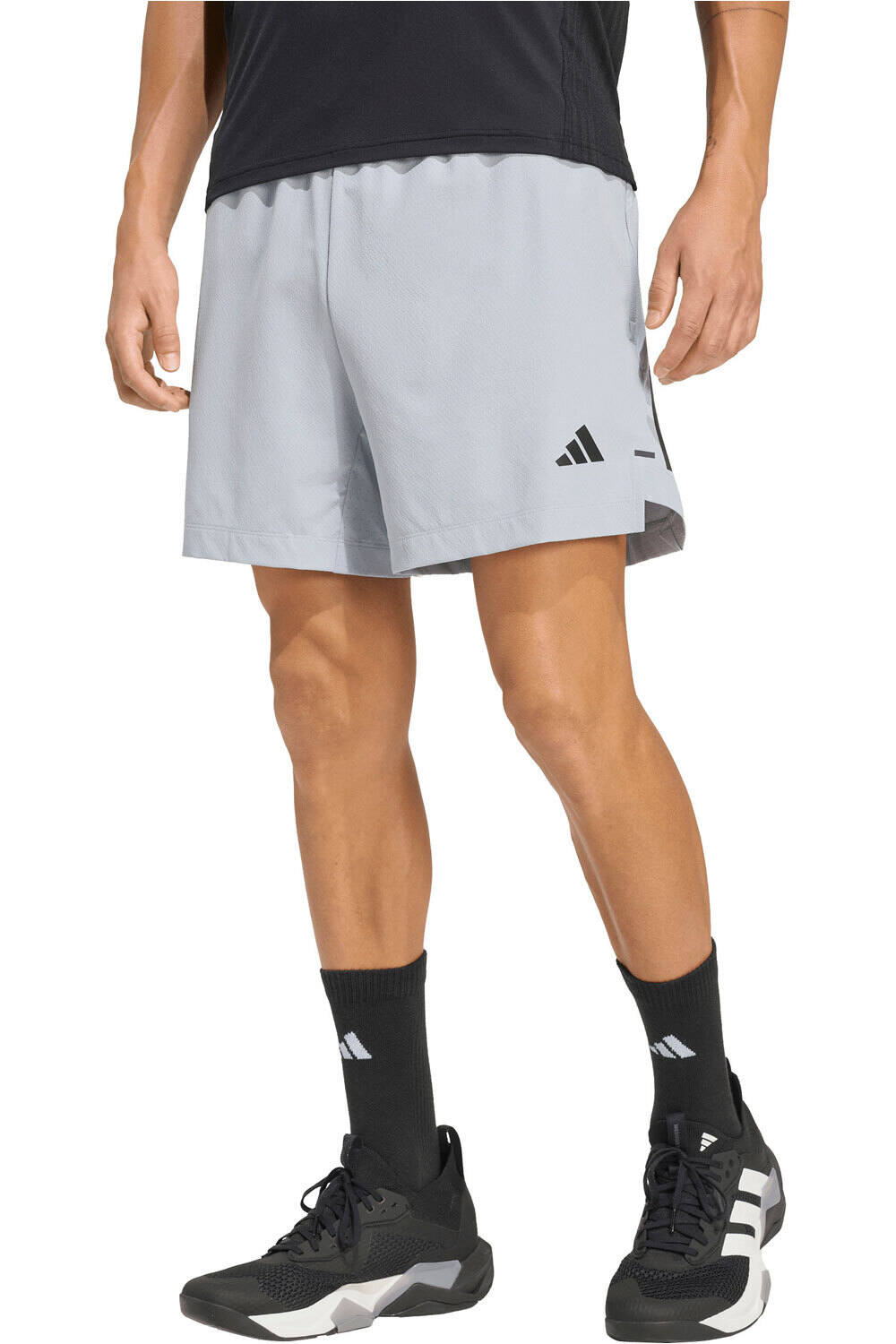 adidas pantalón corto fitness hombre D4T POWER 3 STRIPES vista frontal