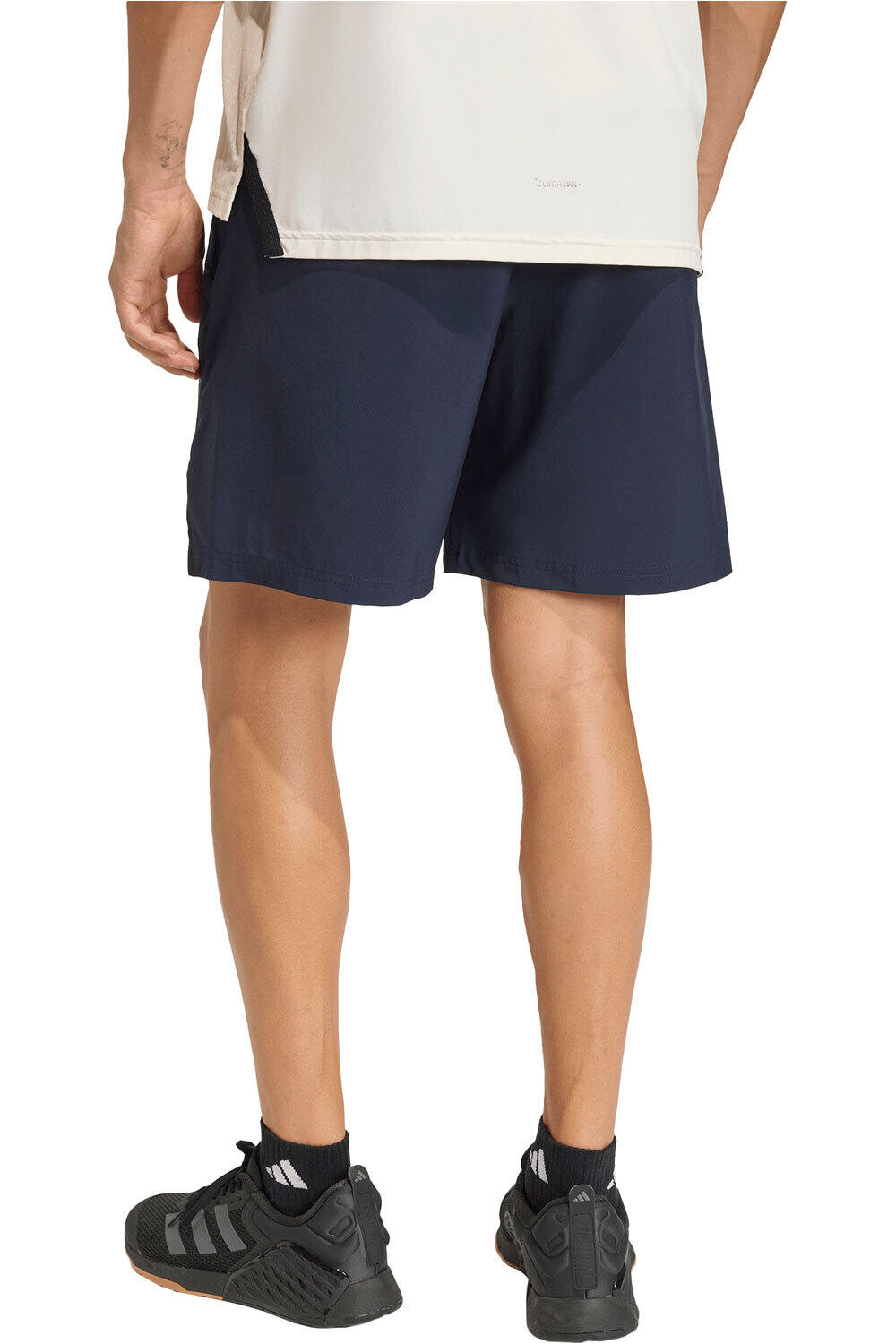 adidas pantalón corto fitness hombre DESIGNED FOR TRAINING WORKOUT vista trasera