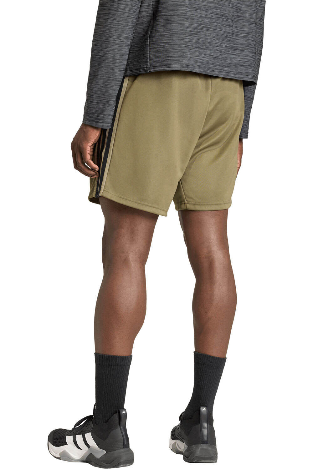 adidas pantalón corto fitness hombre ESSENTIALS ALL-SET vista trasera