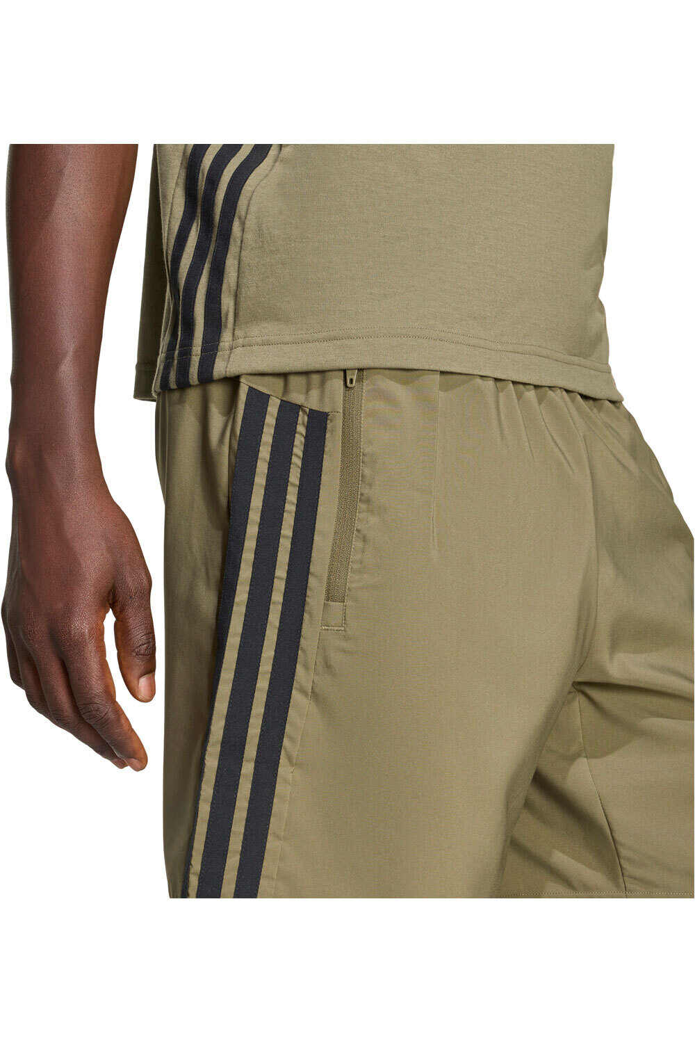 adidas pantalón corto fitness hombre ESSENTIALS BASE 3 STRIPES 03
