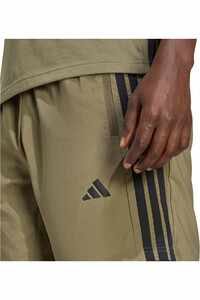 adidas pantalón corto fitness hombre ESSENTIALS BASE 3 STRIPES vista detalle