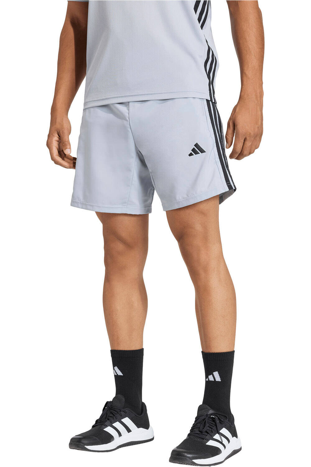 adidas pantalón corto fitness hombre ESSENTIALS BASE 3 STRIPES vista frontal