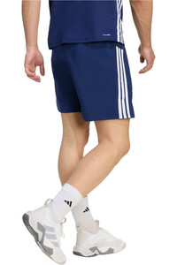 adidas pantalón corto fitness hombre ESSENTIALS BASE 3 STRIPES vista trasera