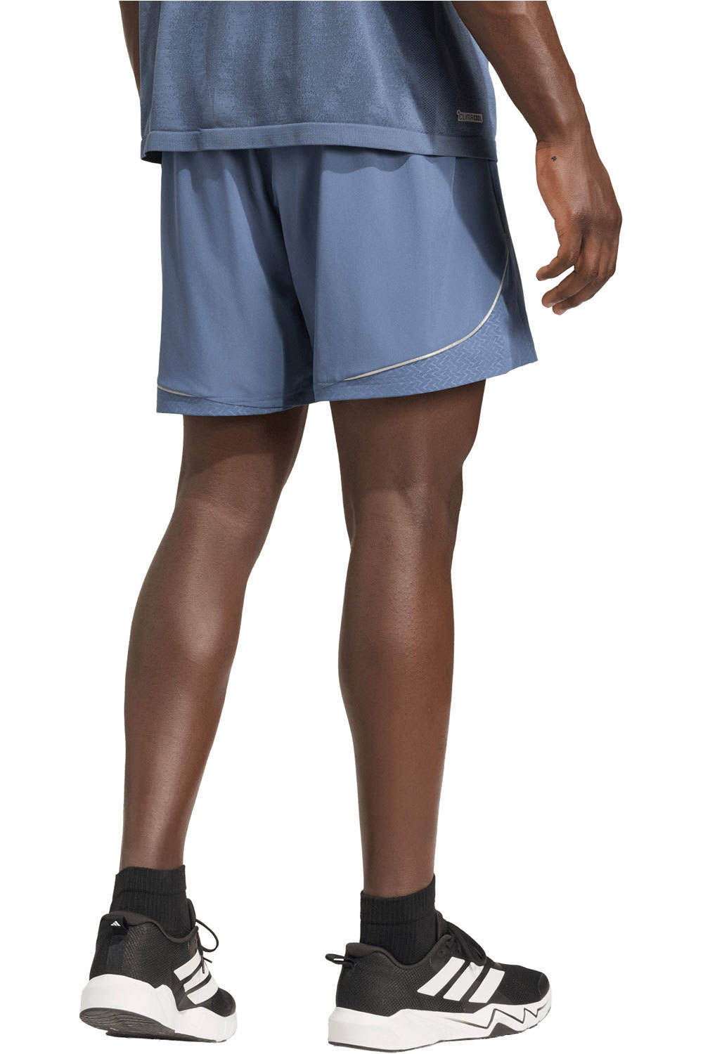 adidas pantalón corto fitness hombre TECH APP SHORT 5 vista trasera