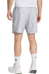 adidas pantalón corto fitness hombre TECH INTENSITY AOP vista trasera