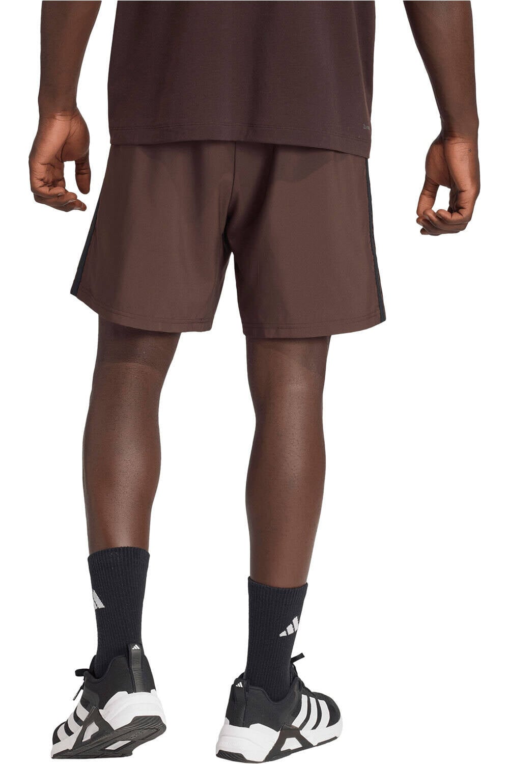 adidas pantalón corto fitness hombre WORKOUT ESSENTIALS BASE 3 STRIPES vista trasera