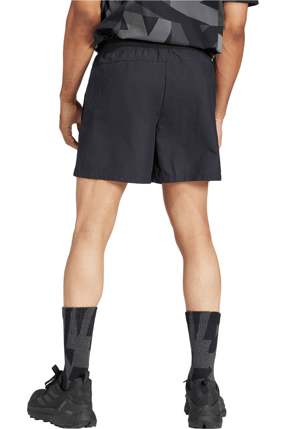 adidas pantalón corto montaña hombre TERREX MULTI vista trasera