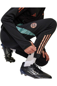 adidas pantalón futbol niño B.MUNICH 25 TR PNTY vista detalle