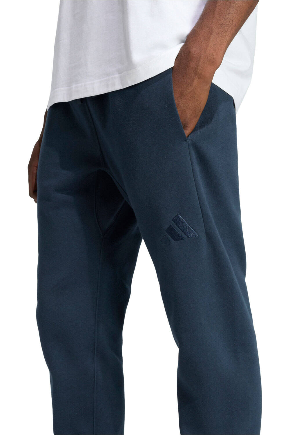 adidas pantalón hombre ALL SZN FLEECE REGULAR TAPERED vista detalle
