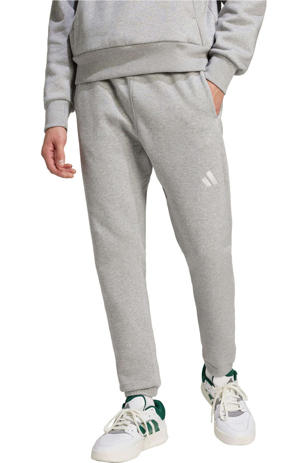 adidas pantalón hombre ALL SZN FLEECE REGULAR TAPERED vista frontal
