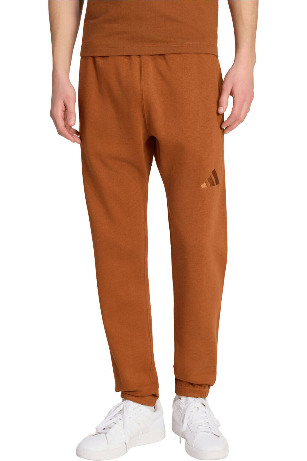 adidas pantalón hombre ALL SZN FLEECE REGULAR TAPERED vista frontal