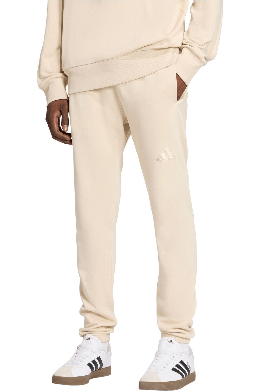 adidas pantalón hombre ALL SZN FRENCH TERRY REGULAR TAPERED vista frontal