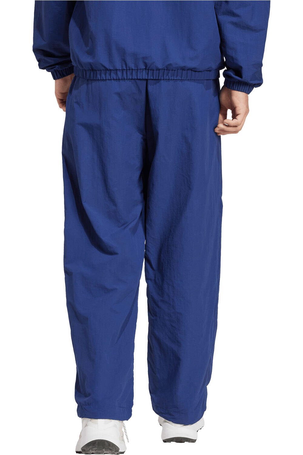 adidas pantalón hombre ESSENTIALS SMALL LOGO WOVEN OPEN HEM vista trasera