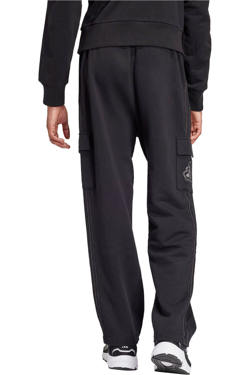 adidas pantalón hombre M A SZN S PT vista trasera
