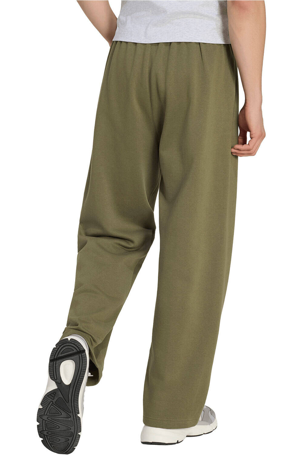 adidas pantalón hombre Pantaln camo Seasonal Essentials vista trasera