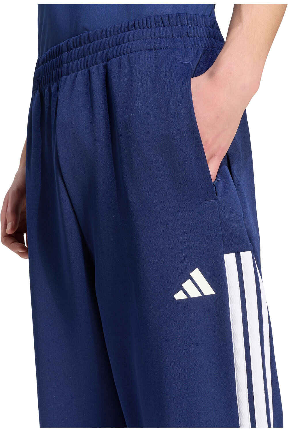 adidas pantalón hombre PANTALN HOUSE OF TIRO vista detalle
