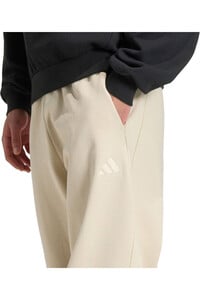 adidas pantalón hombre PANTALON PUNOS Y LOGO PEQUENO KIT vista detalle