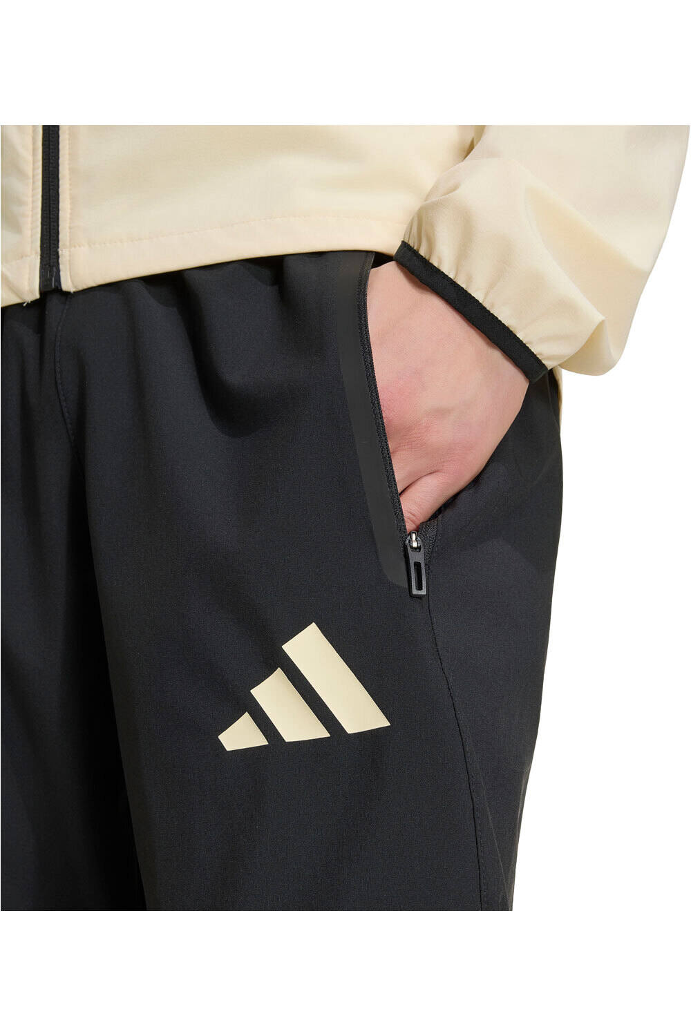 adidas pantalón hombre TIRO TRAVEL vista detalle