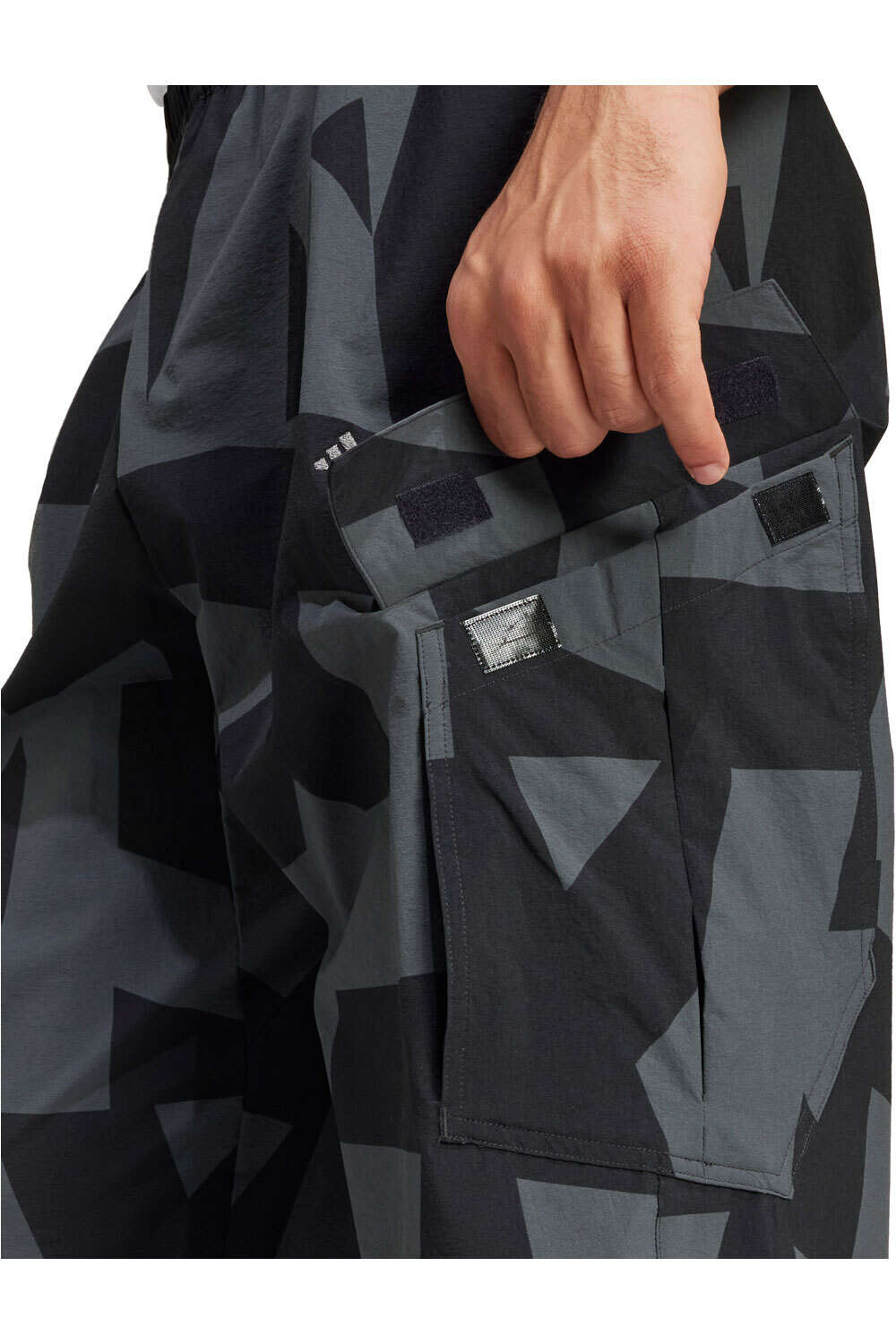 adidas pantalón montaña hombre CARGO AOP PANTS 03