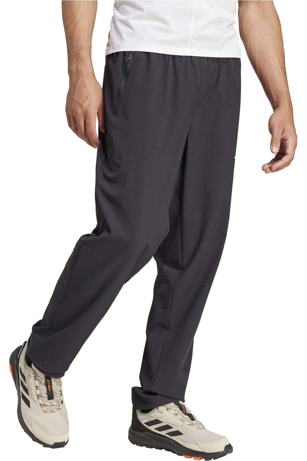 adidas pantalón montaña hombre MT ESS PANTS vista detalle