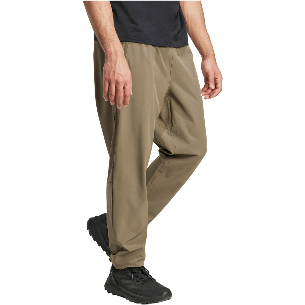 adidas pantalón montaña hombre MT ESS PANTS vista detalle