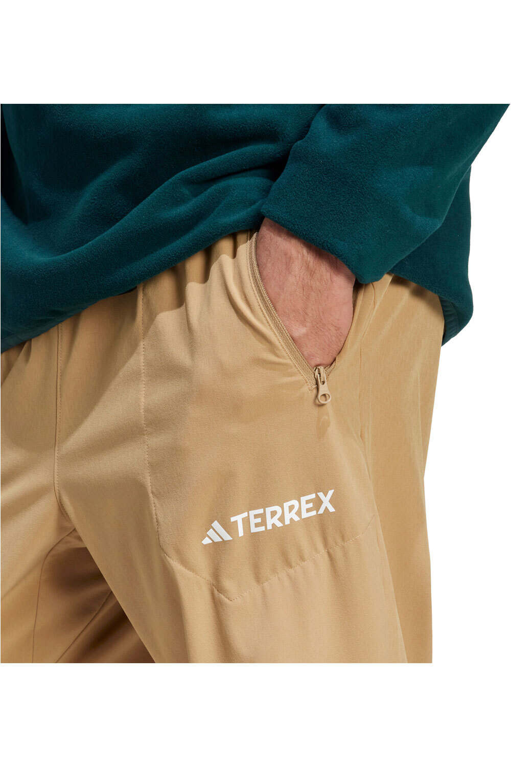 adidas pantalón montaña mujer MULTI ESSENTIALS 03