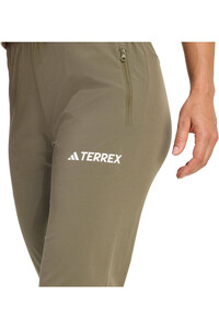 adidas pantalón montaña mujer MULTI ESSENTIALS 03