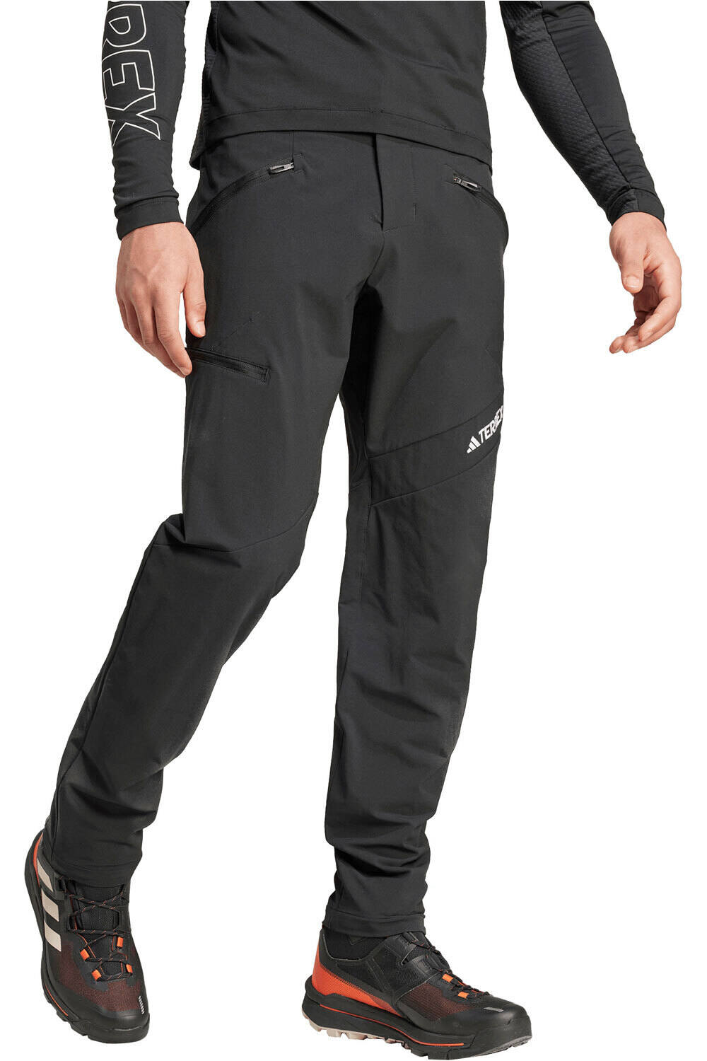 adidas pantalón montaña mujer TECHROCK BRUSHED SOFTSHELL vista detalle