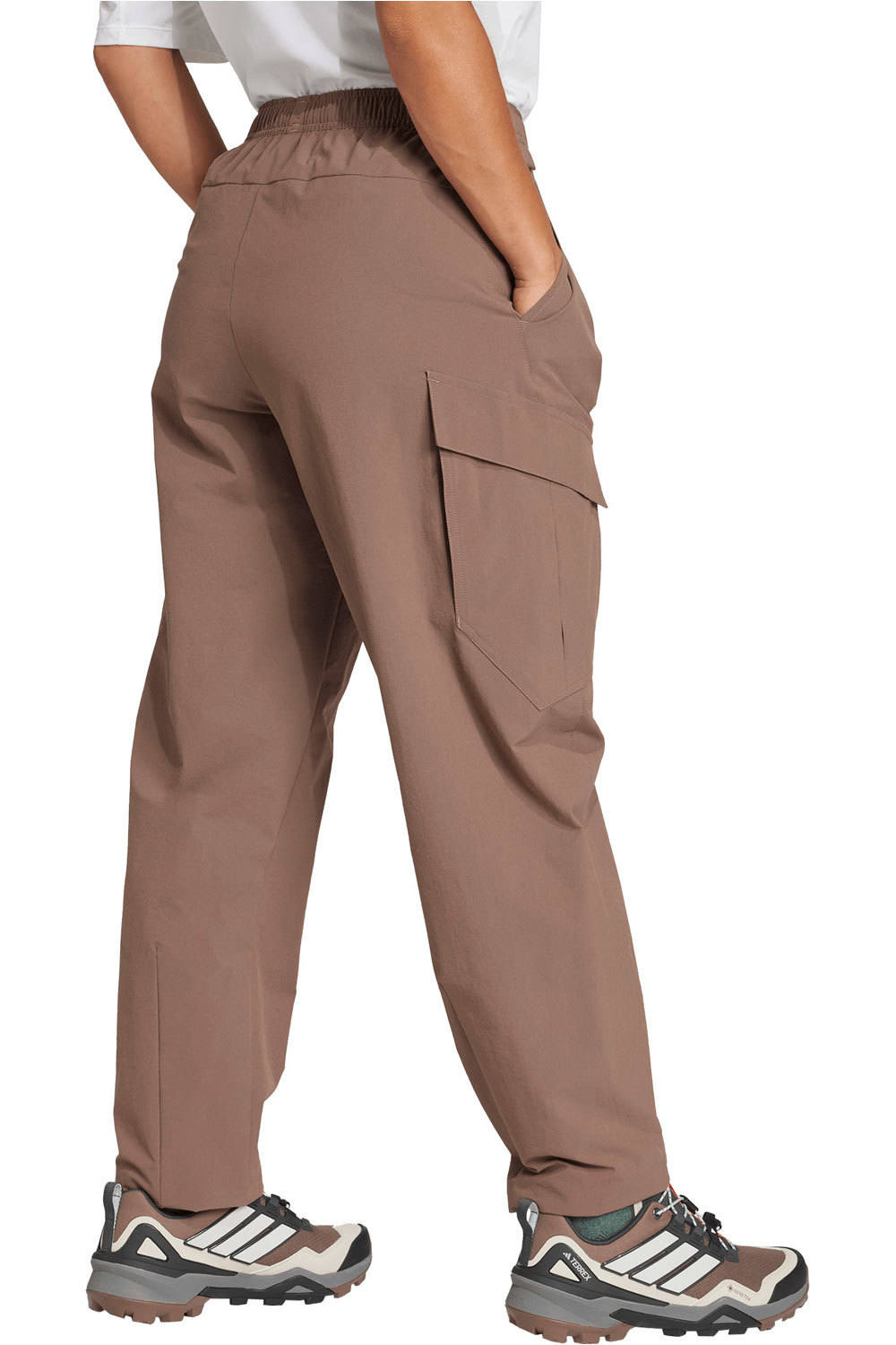 adidas pantalón montaña mujer W CARGO PANTS vista trasera