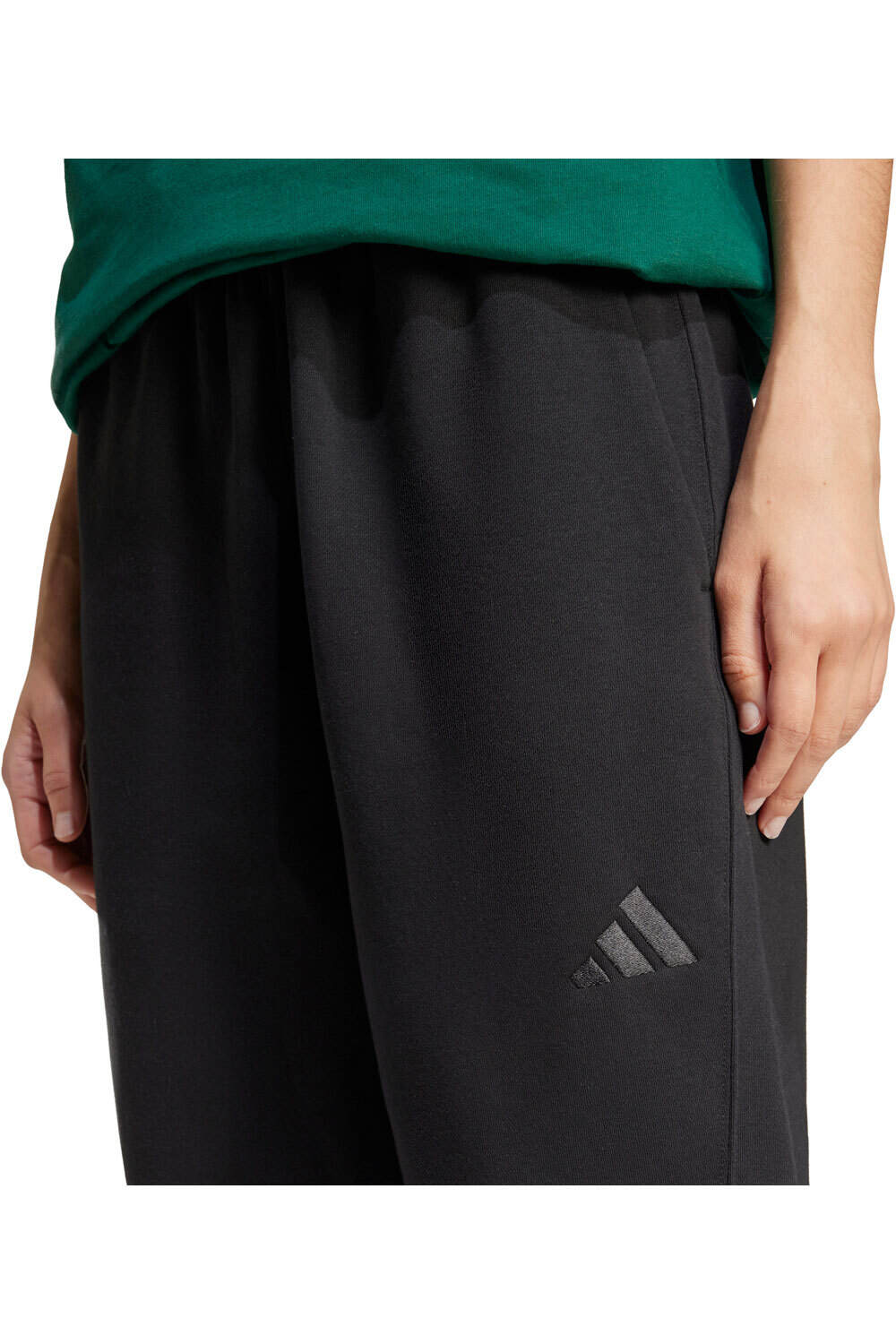 adidas pantalón mujer ALL SZN FLEECE LOOSE vista detalle