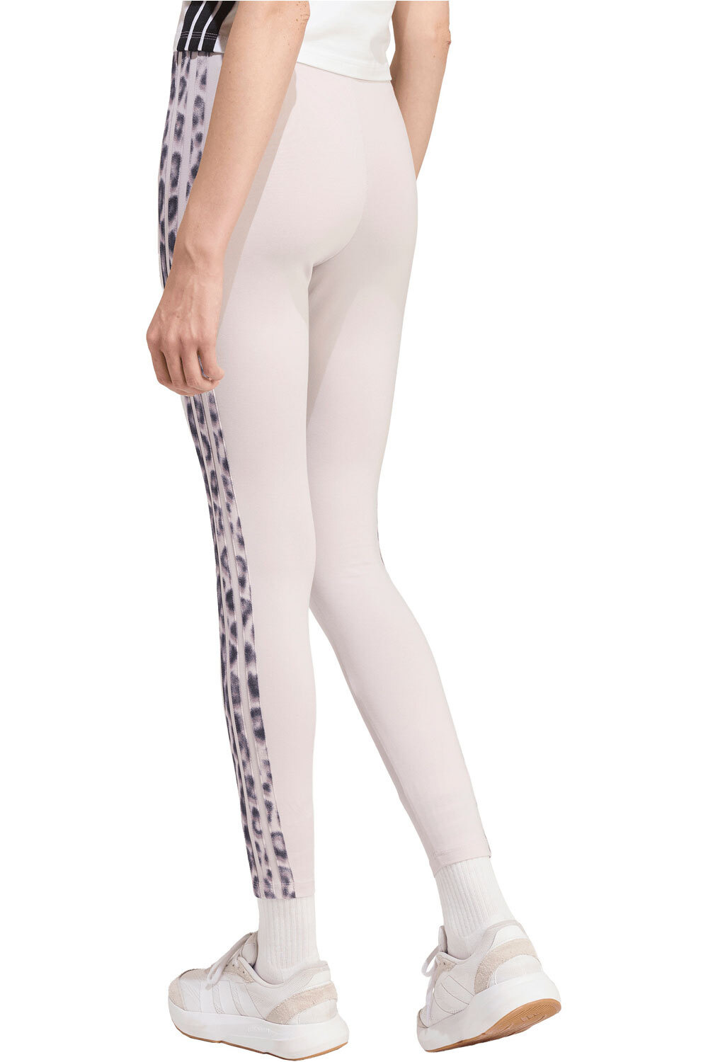 adidas pantalón mujer LEOPARDO SEASONAL ESSENTIALS 3S vista trasera