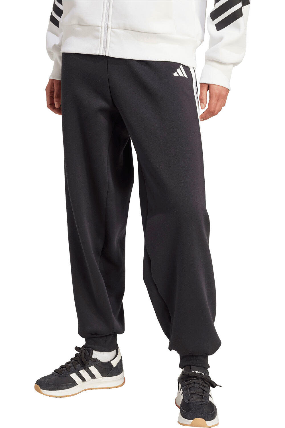 adidas pantalón mujer TIRO 3 STRIPES vista frontal