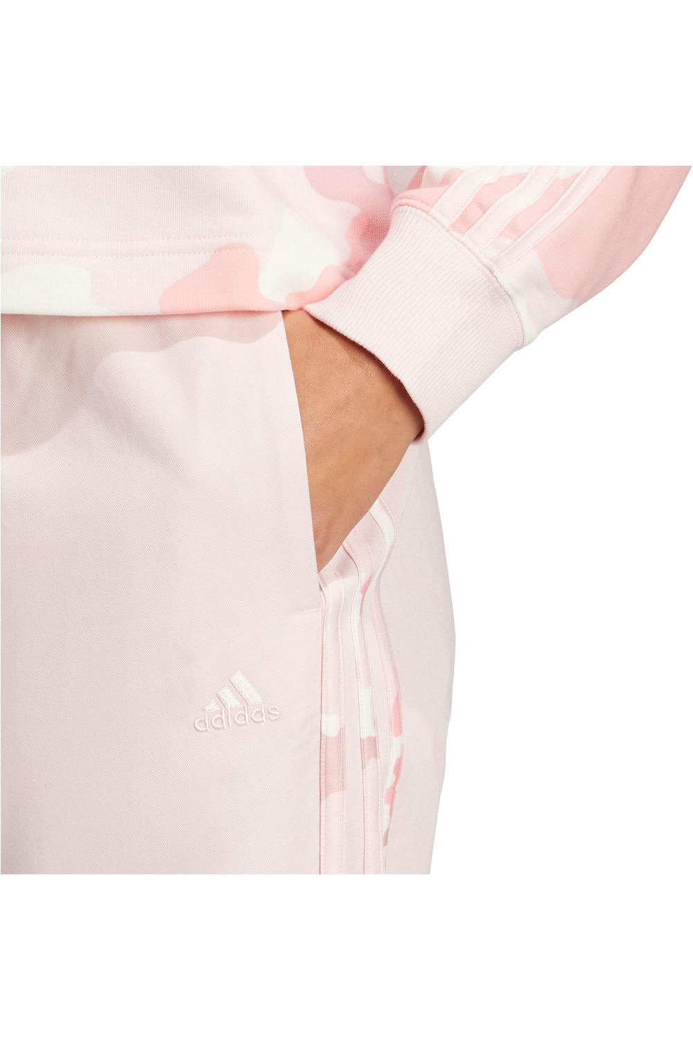 adidas pantalón mujer W CAMO 3S PT vista detalle