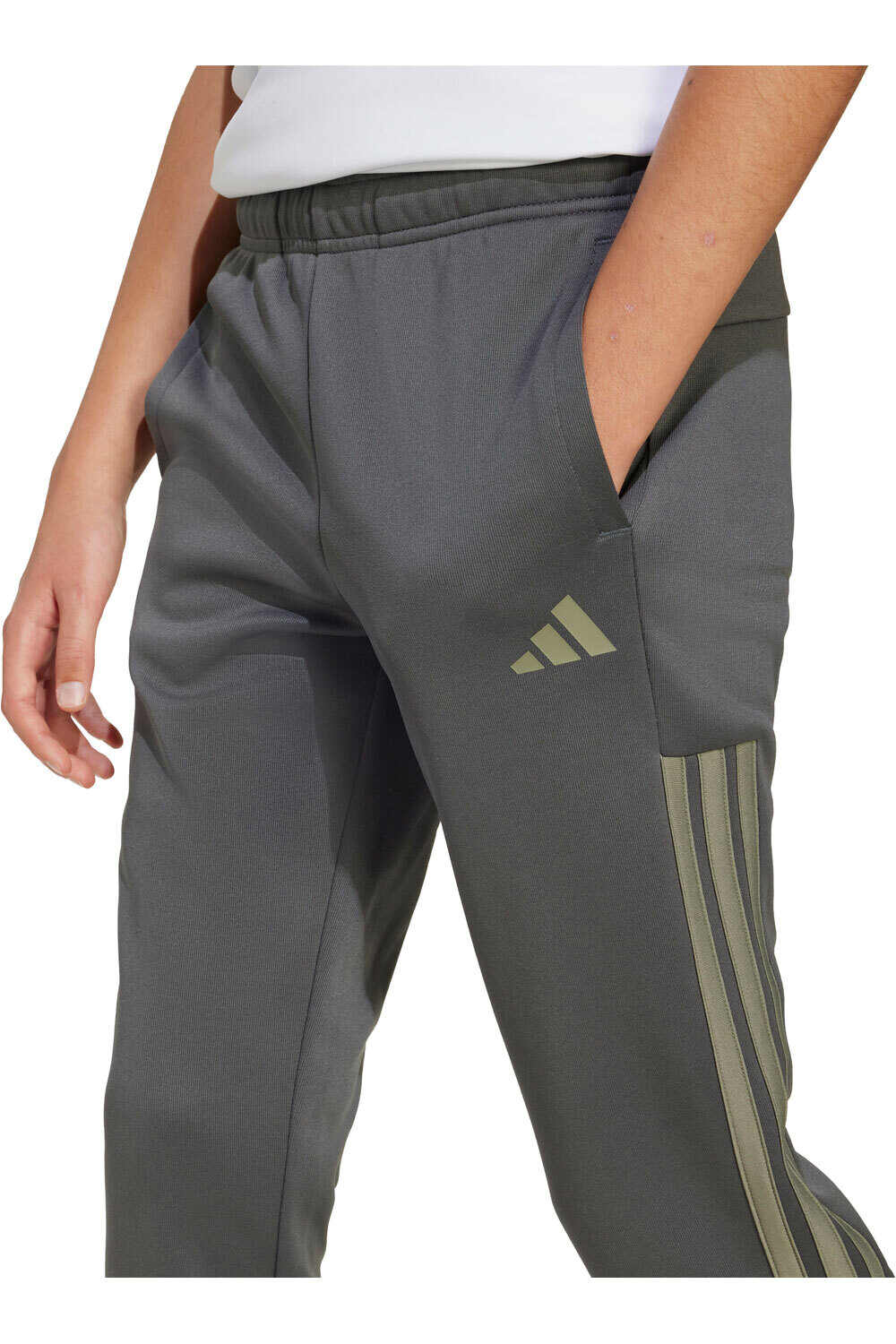 adidas pantalón niño 3 STRIPES ESSENTIALS vista detalle