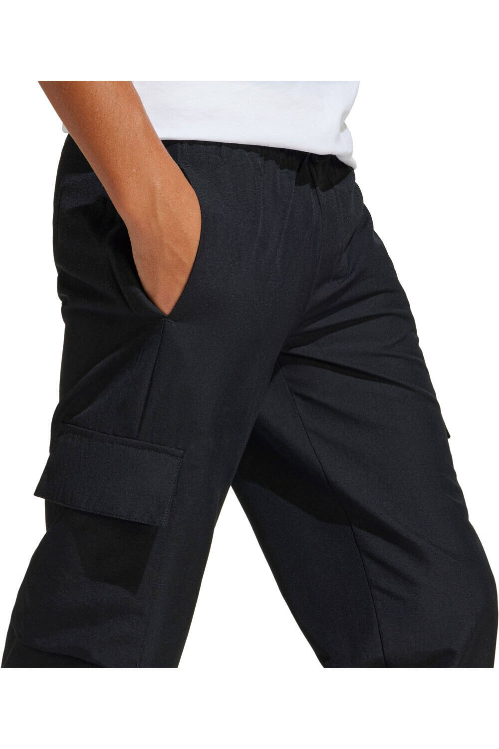 adidas pantalón niño ESSENTIALS CLIMACOOL 03