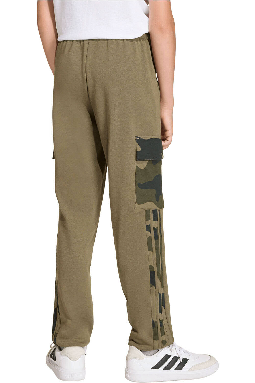 adidas pantalón niño ESTAMPADO DE CAMUFLAJE SEASONALS vista trasera