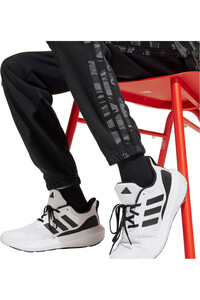 adidas pantalón niño Seasonal Essentials Camo 04