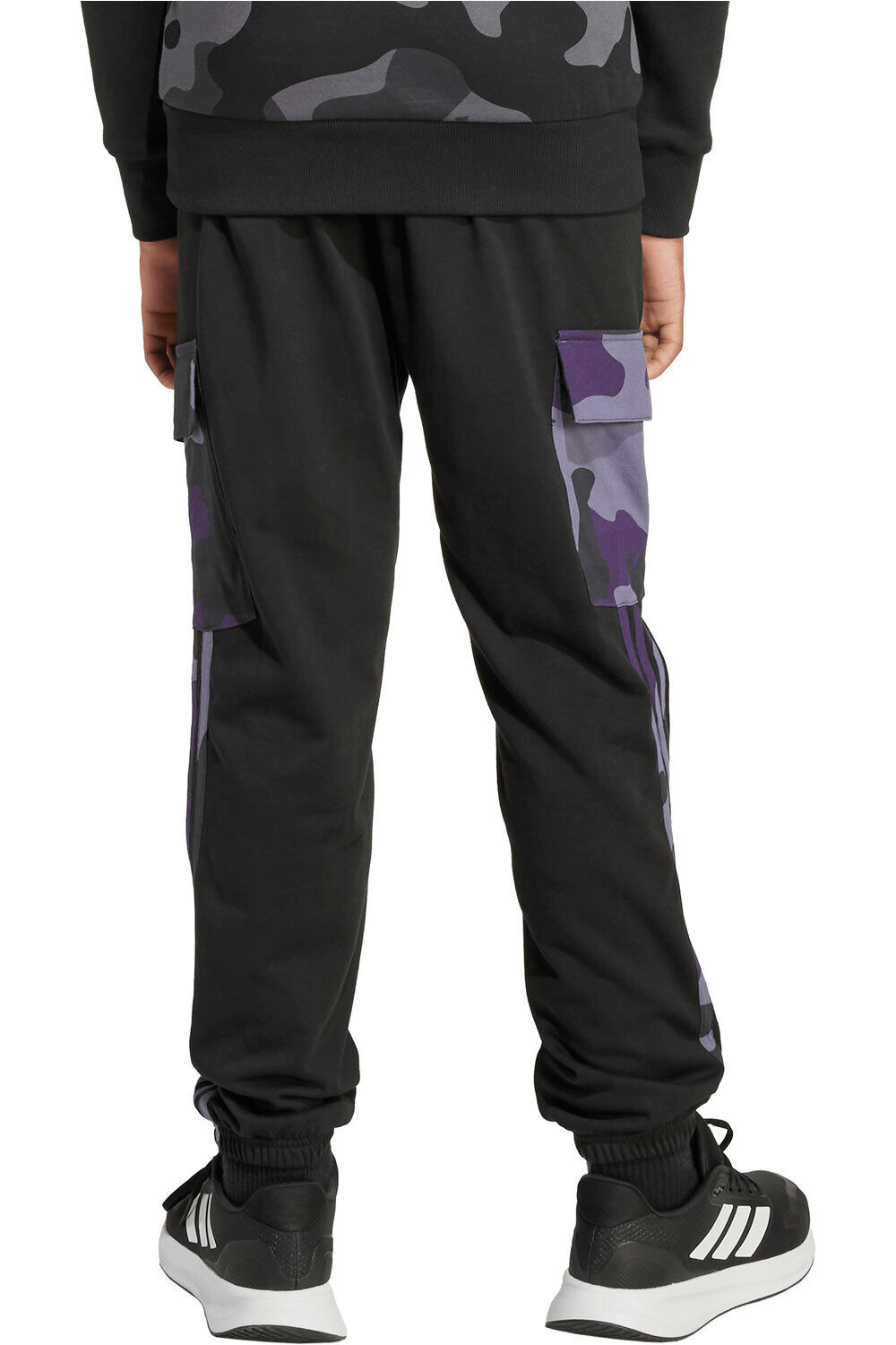 adidas pantalón niño SEASONAL ESSENTIALS CAMO vista trasera