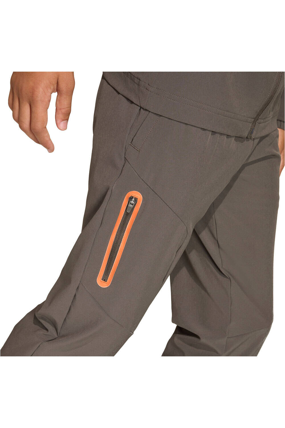 adidas pantalón niño TECH vista detalle