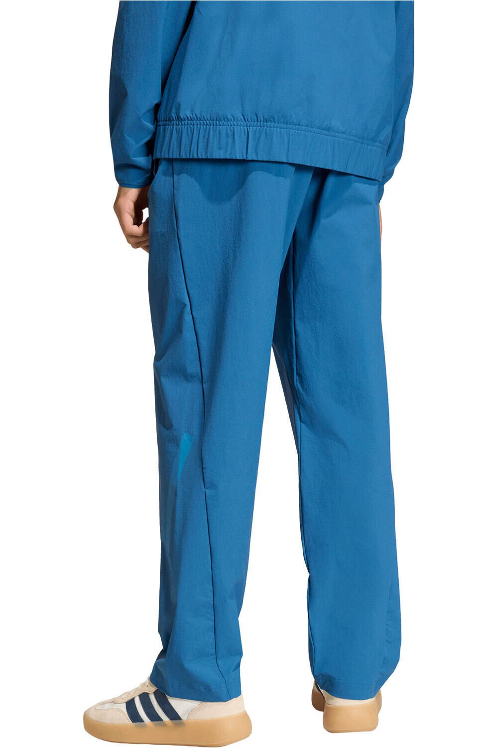 adidas pantalón niño Z.N.E. WOVEN TRAVEL vista trasera