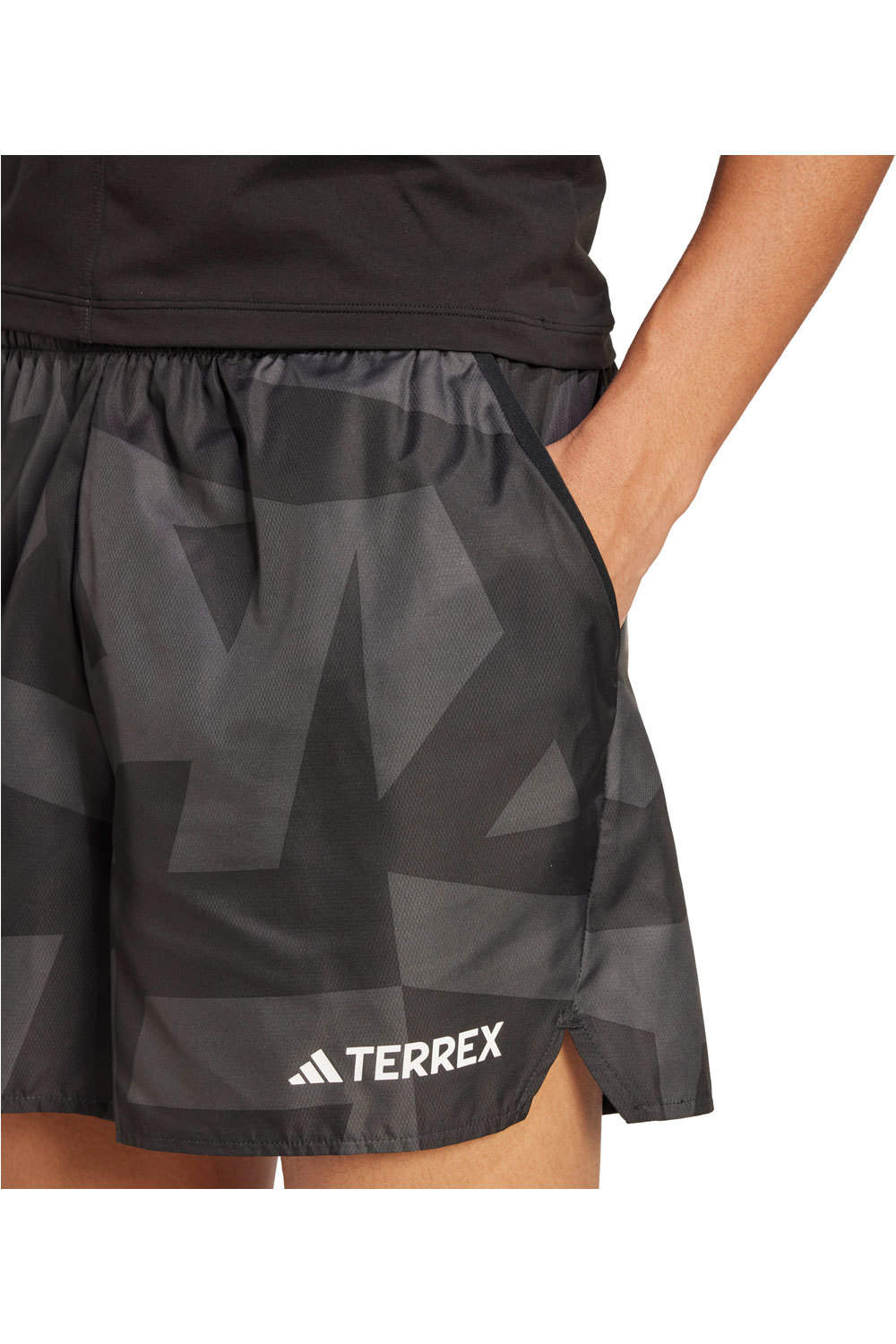 adidas pantalón running hombre MT LIGHT SH AOP vista detalle