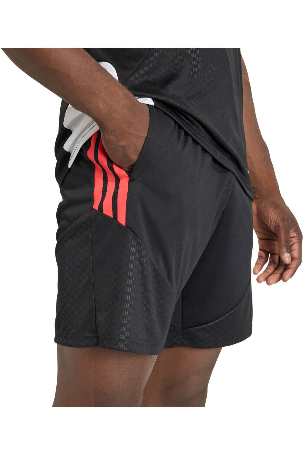adidas pantalones cortos futbol ENTRENAMIENTO TIRO 26 COMPETITION vista detalle