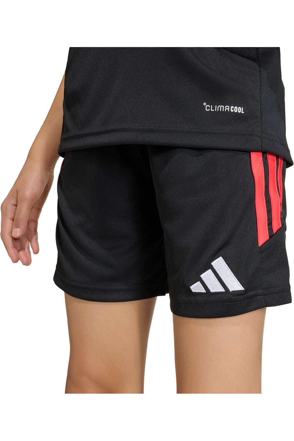 adidas pantalones cortos futbol niño ENTRENAMIENTO TIRO26 LEAGUE SHORT vista detalle