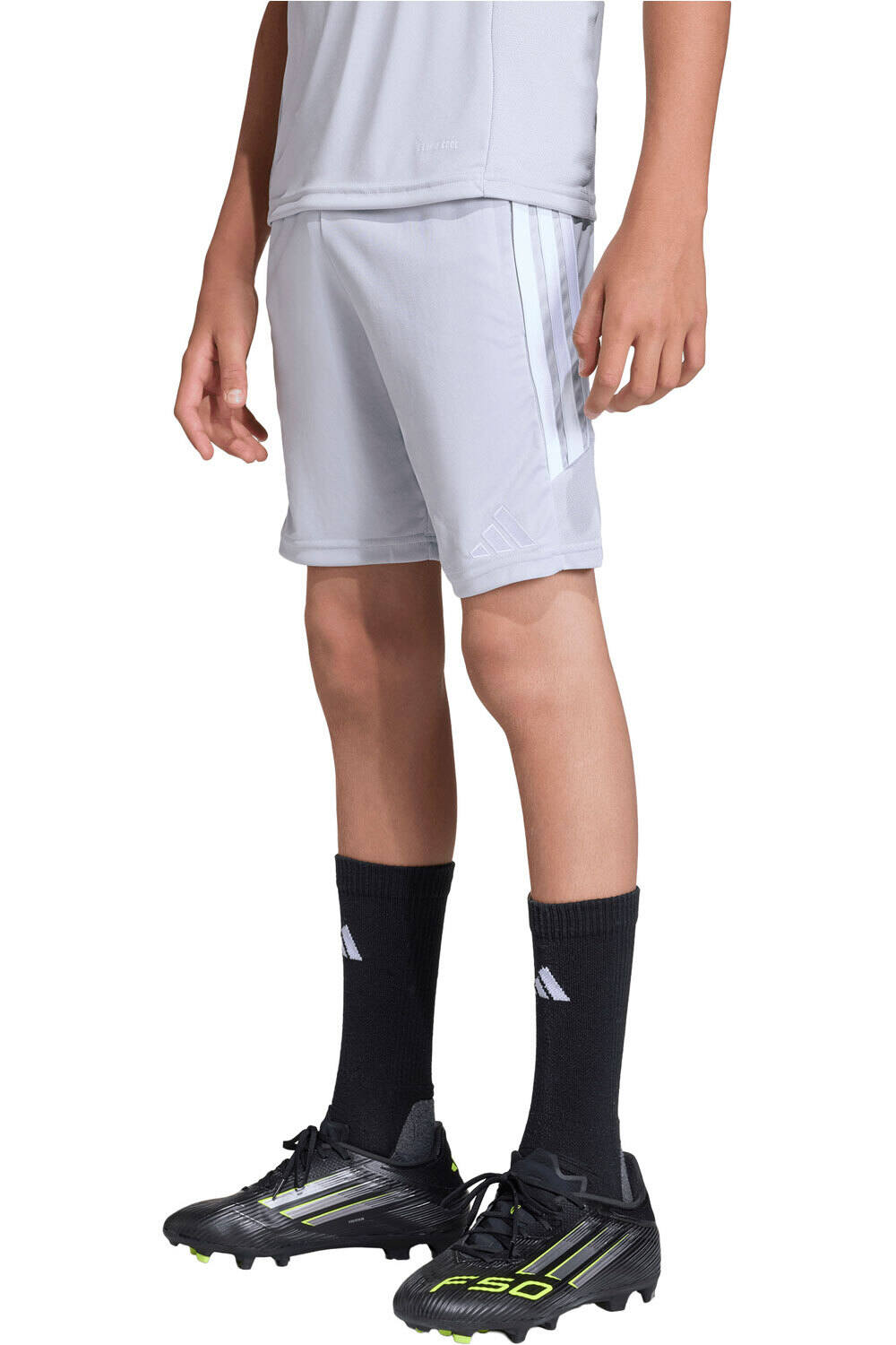 adidas pantalones cortos futbol niño ENTRENAMIENTO TIRO26 LEAGUE SHORT vista frontal