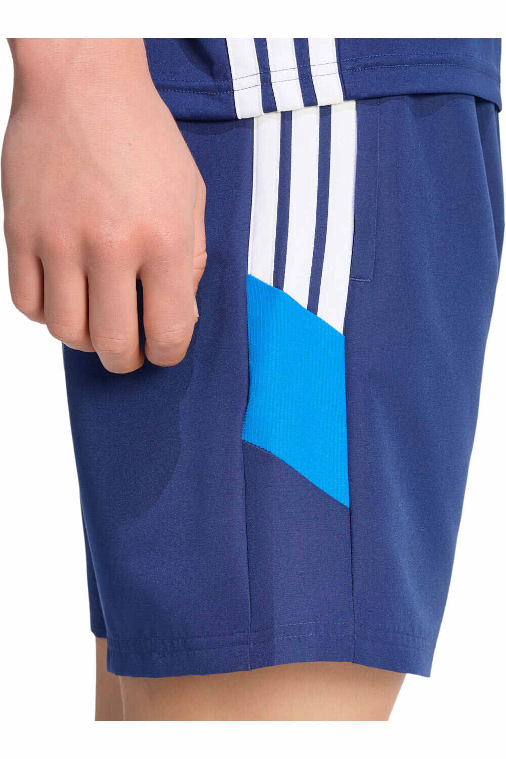 adidas pantalones cortos futbol TIRO 26 ESSENTIALS 03