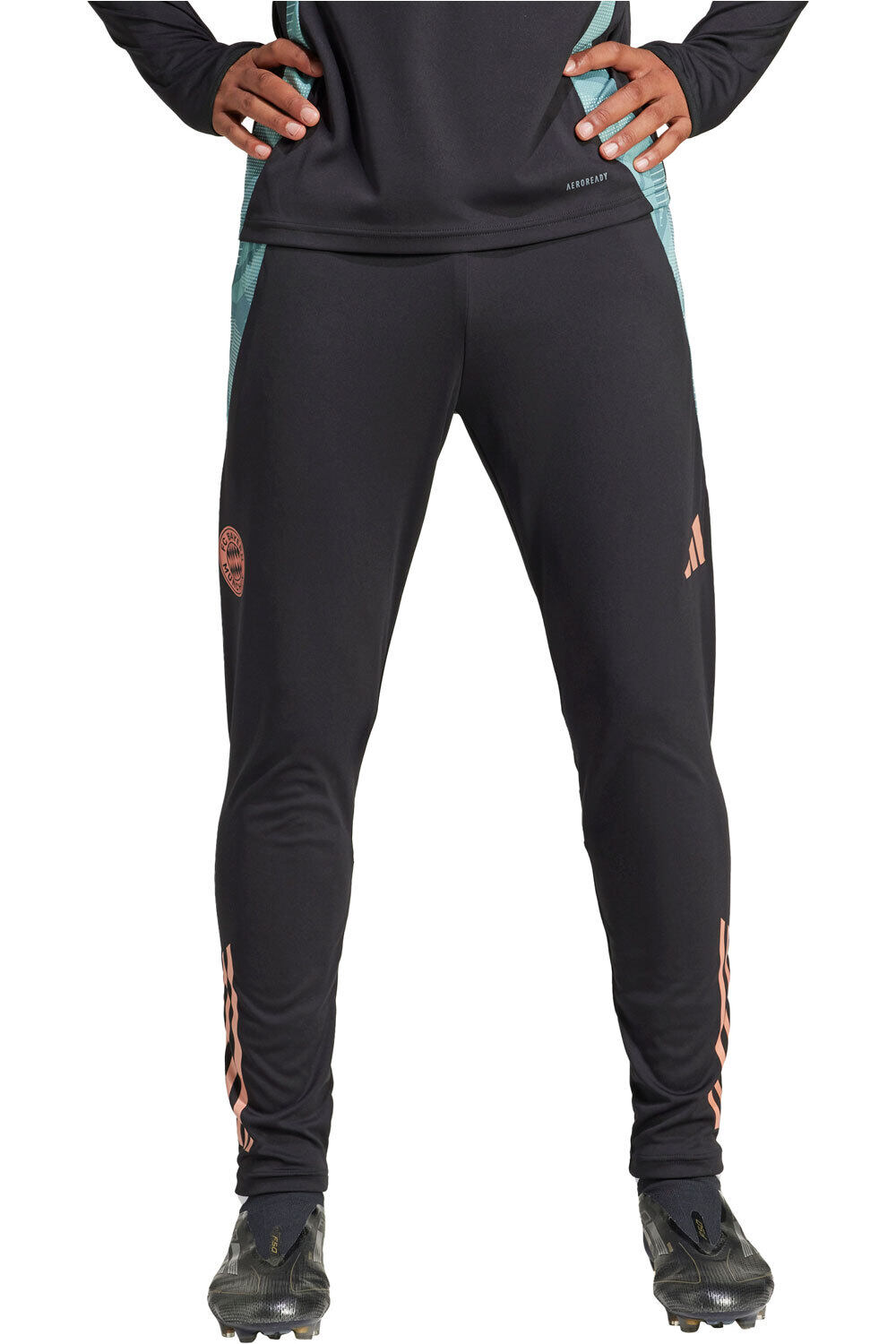 adidas pantalones futbol B.MUNICH 25 TR PNT vista frontal