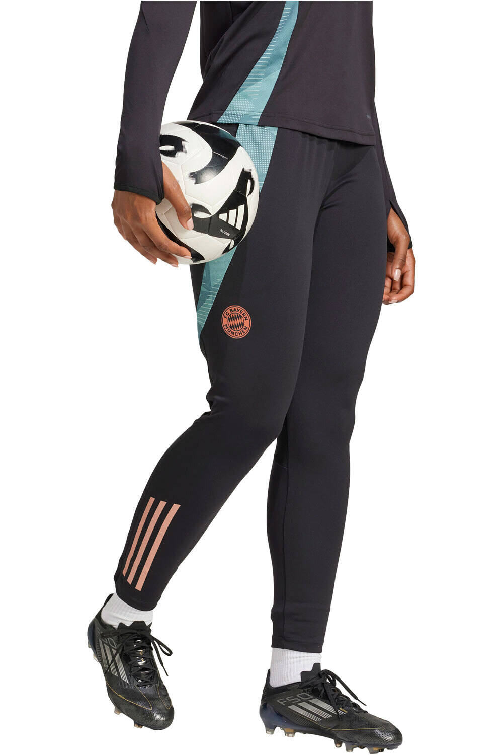 adidas pantalones futbol B.MUNICH 25 TR PNTW vista detalle