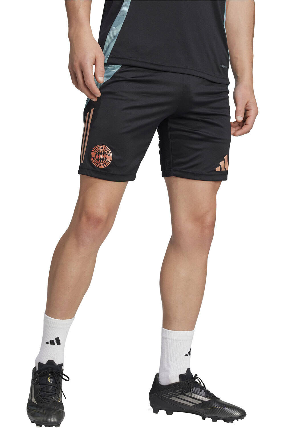 adidas pantalones fútbol oficiales B.MUNICH 25 TR SHO vista frontal